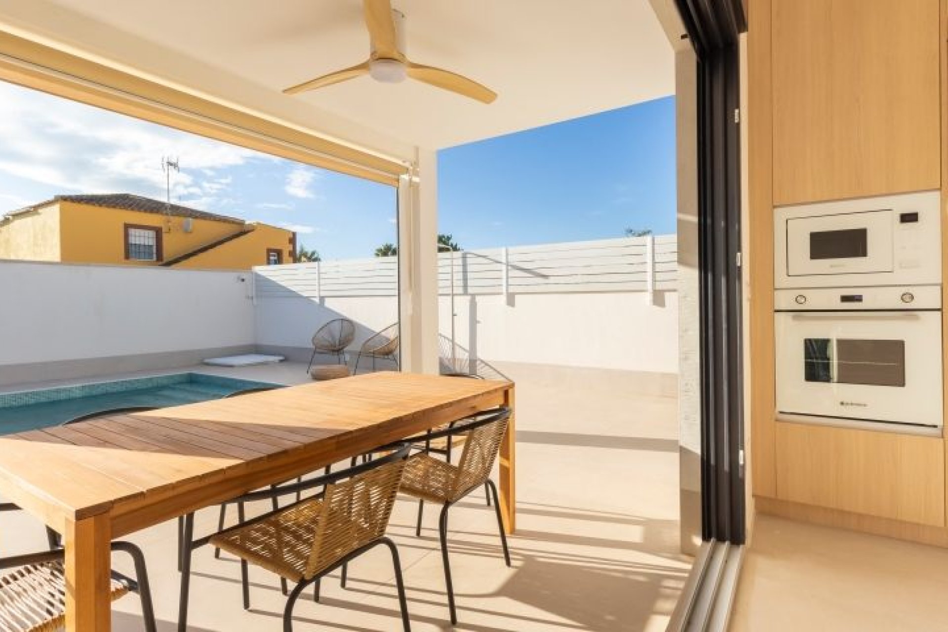 Resale - Villa - Torrevieja
