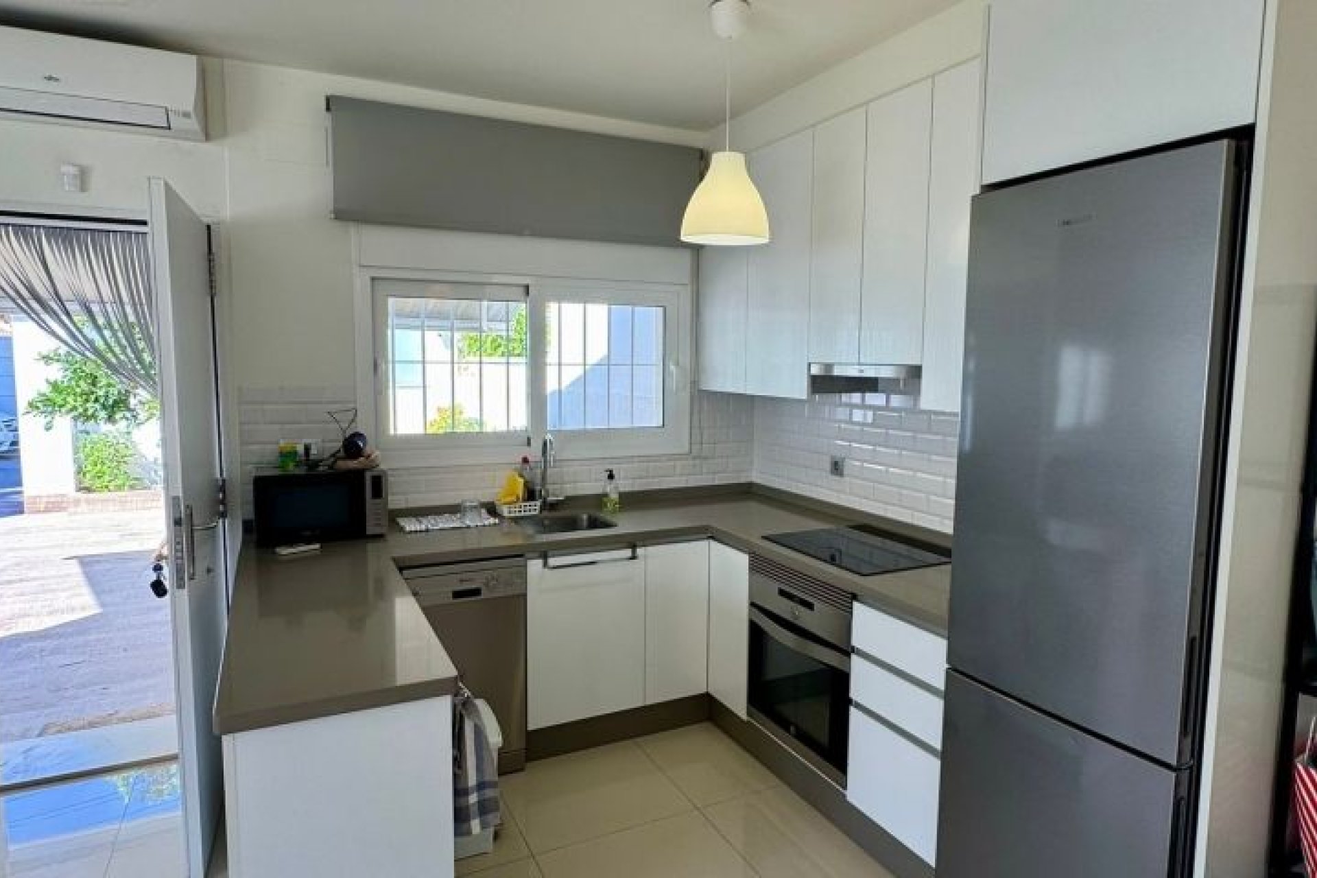 Resale - Villa - Torrevieja