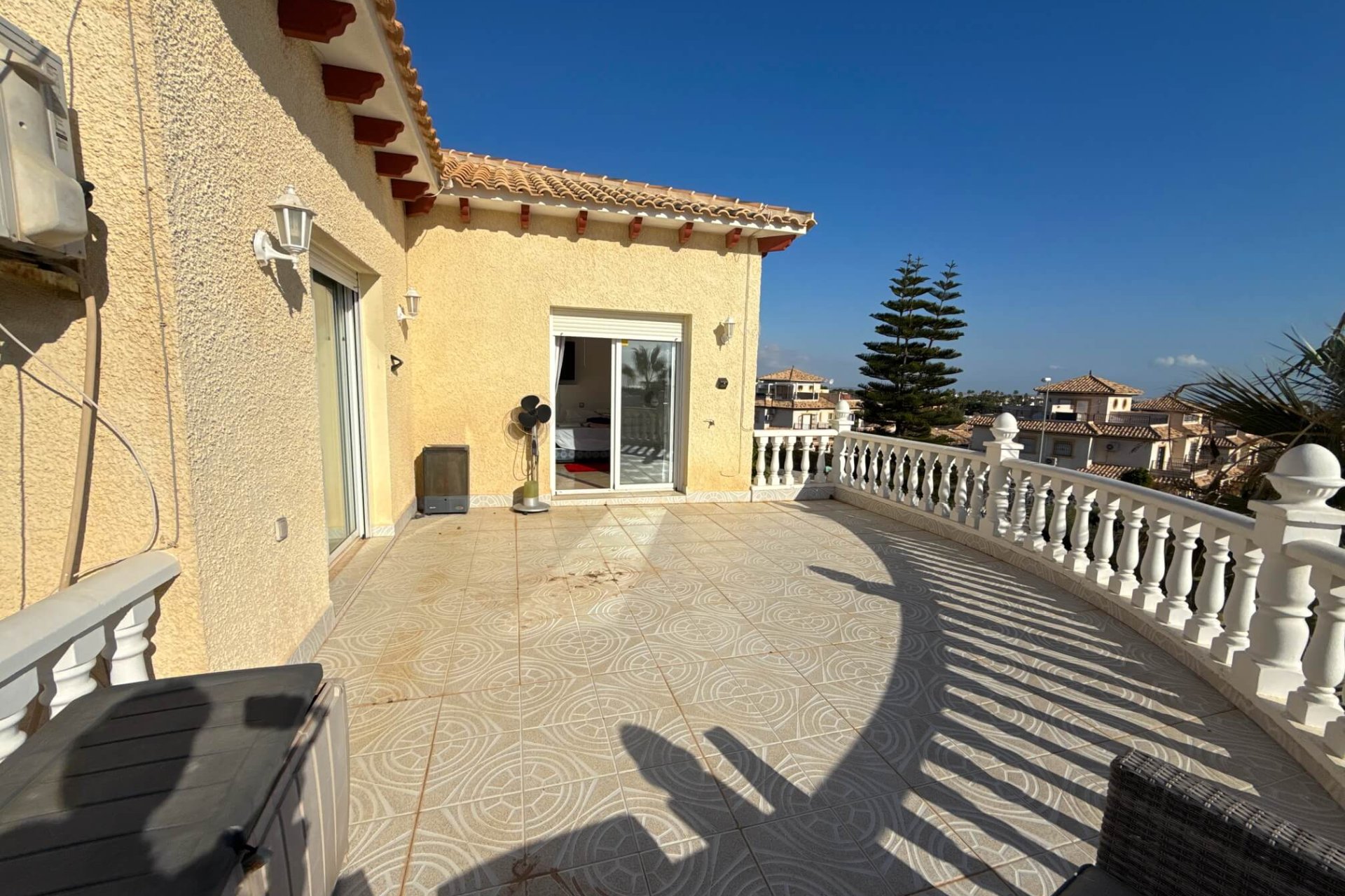 Resale - Villa - Villamartin