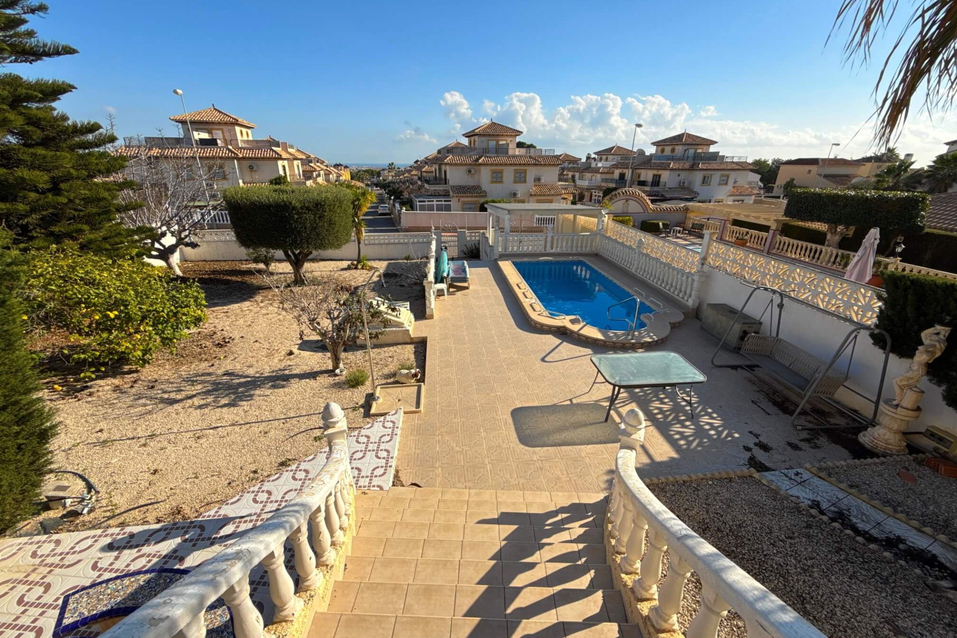 Resale - Villa - Villamartin