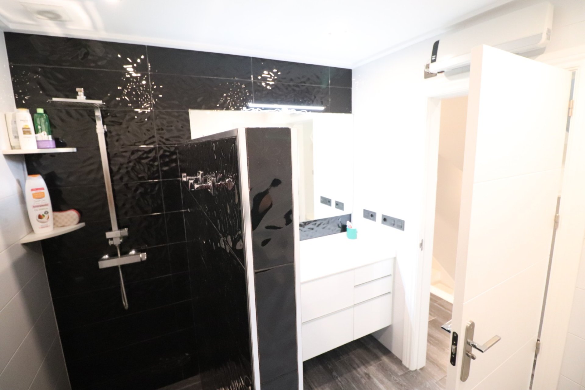 Reventa - Adosado - Redován - Redovan - Town