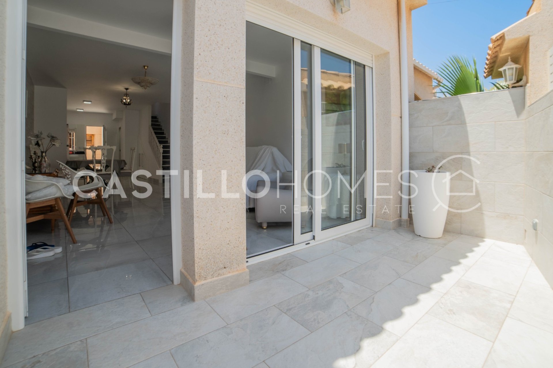 Reventa - Adosado - Torrevieja - Urb. Rosaleda