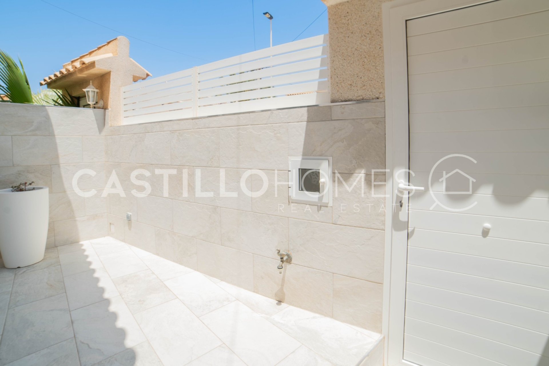 Reventa - Adosado - Torrevieja - Urb. Rosaleda