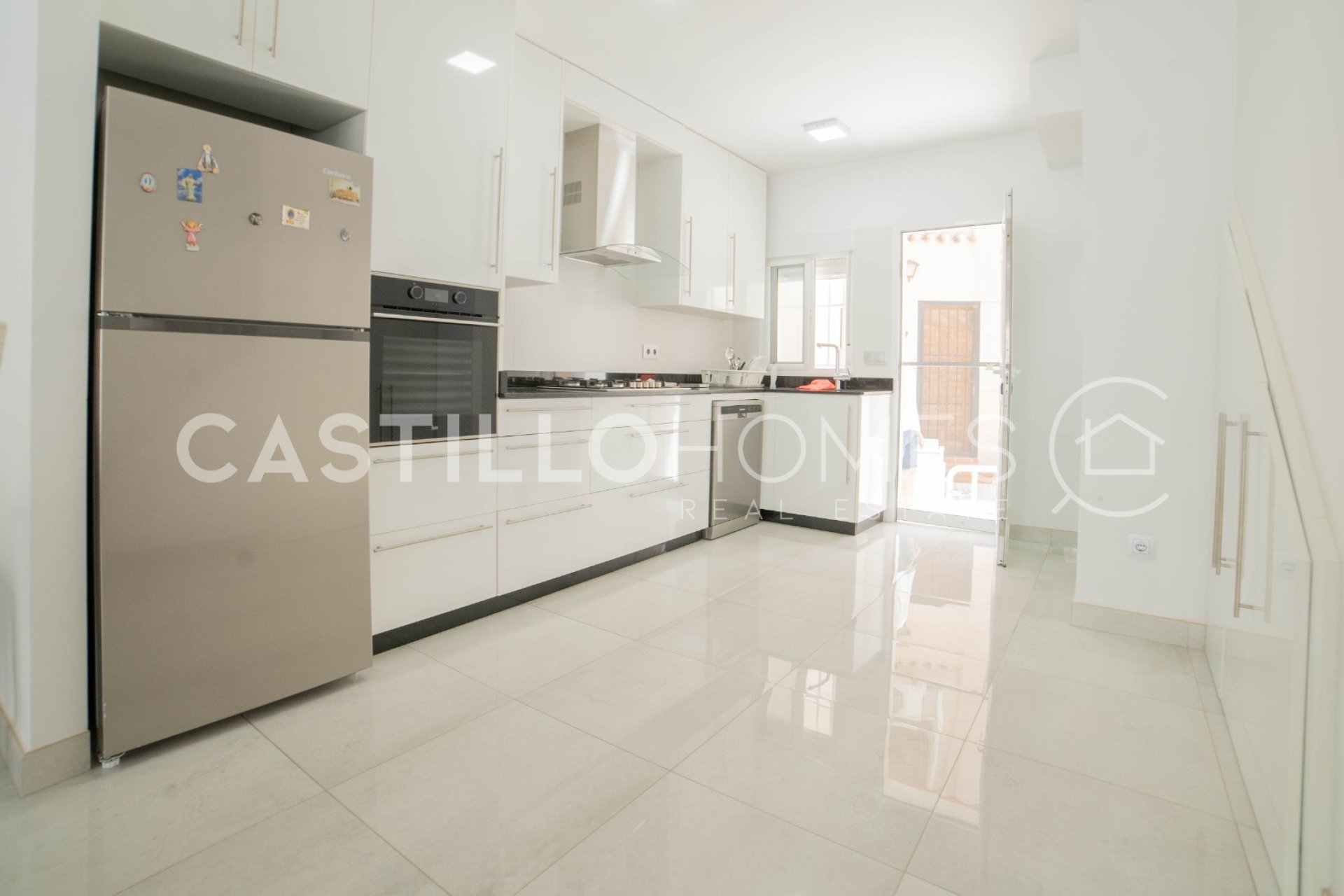 Reventa - Adosado - Torrevieja - Urb. Rosaleda