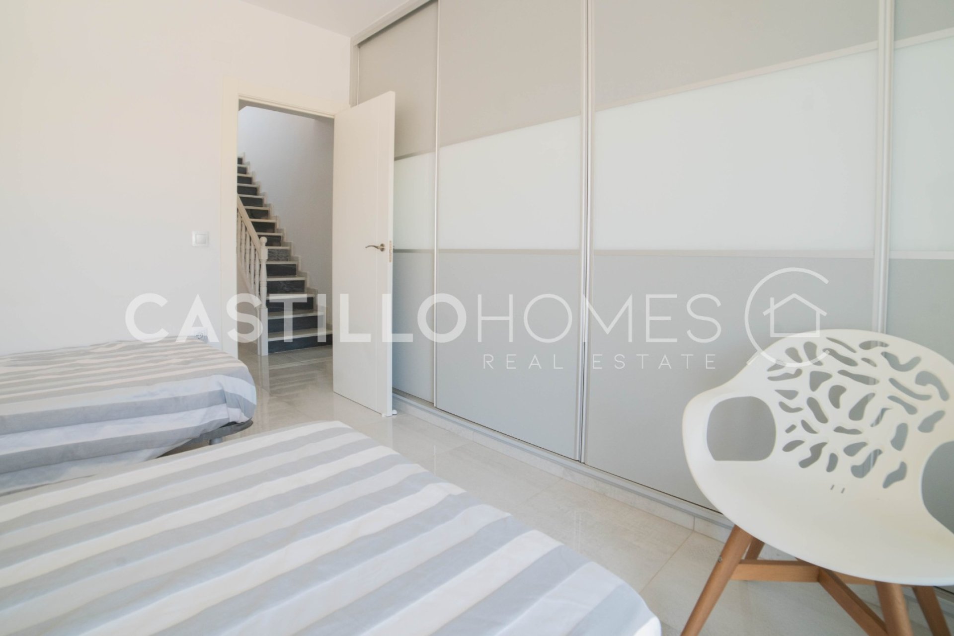 Reventa - Adosado - Torrevieja - Urb. Rosaleda