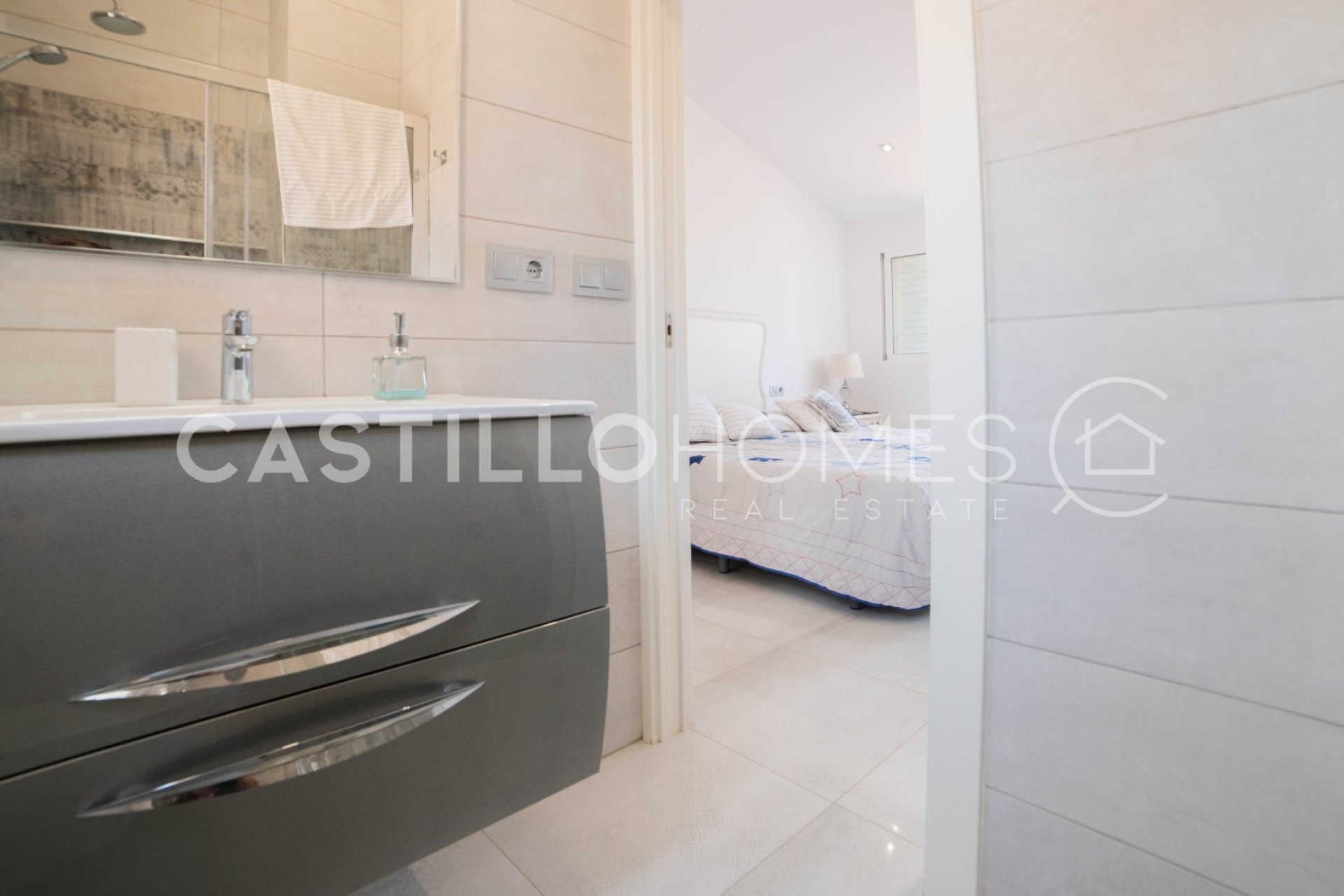 Reventa - Adosado - Torrevieja - Urb. Rosaleda
