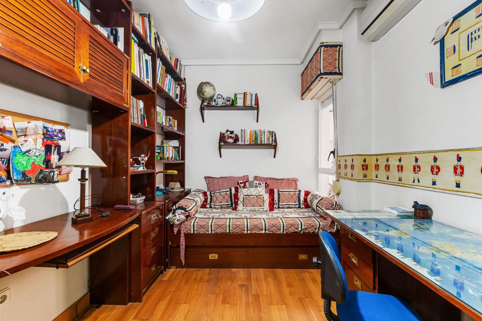 Reventa - Apartamento / piso - Torrevieja - Centro - Muelle Pesquero