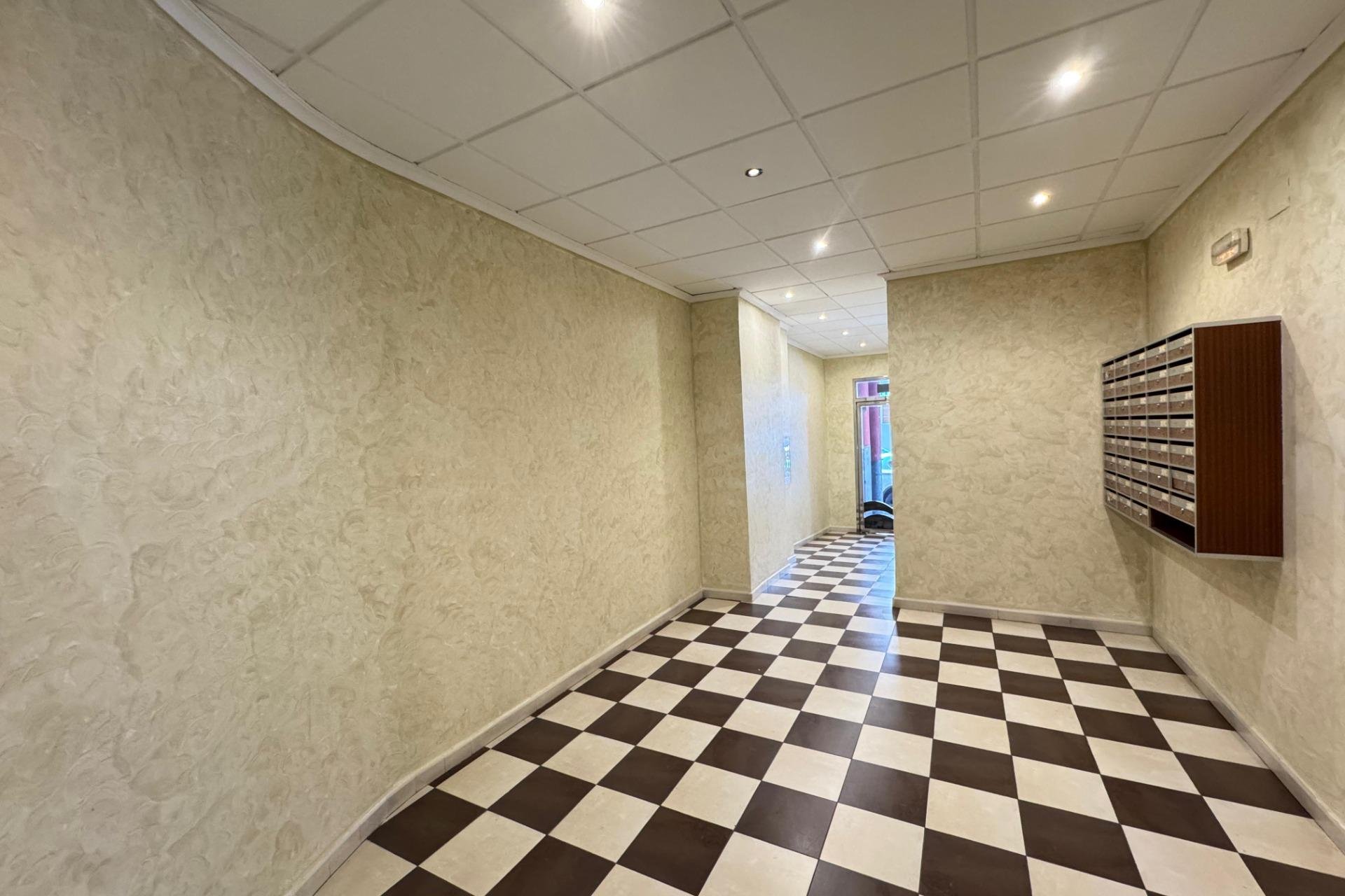 Reventa - Apartamento / piso - Torrevieja - Centro