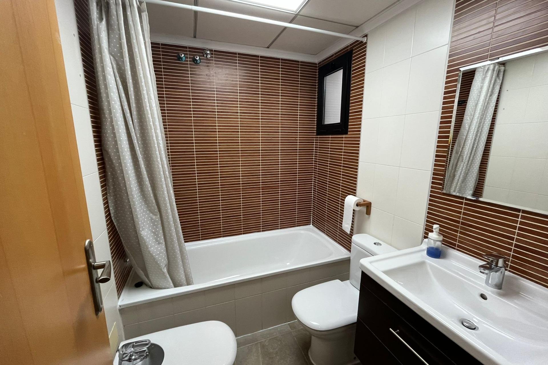 Reventa - Apartamento / piso - Torrevieja - La Mata pueblo