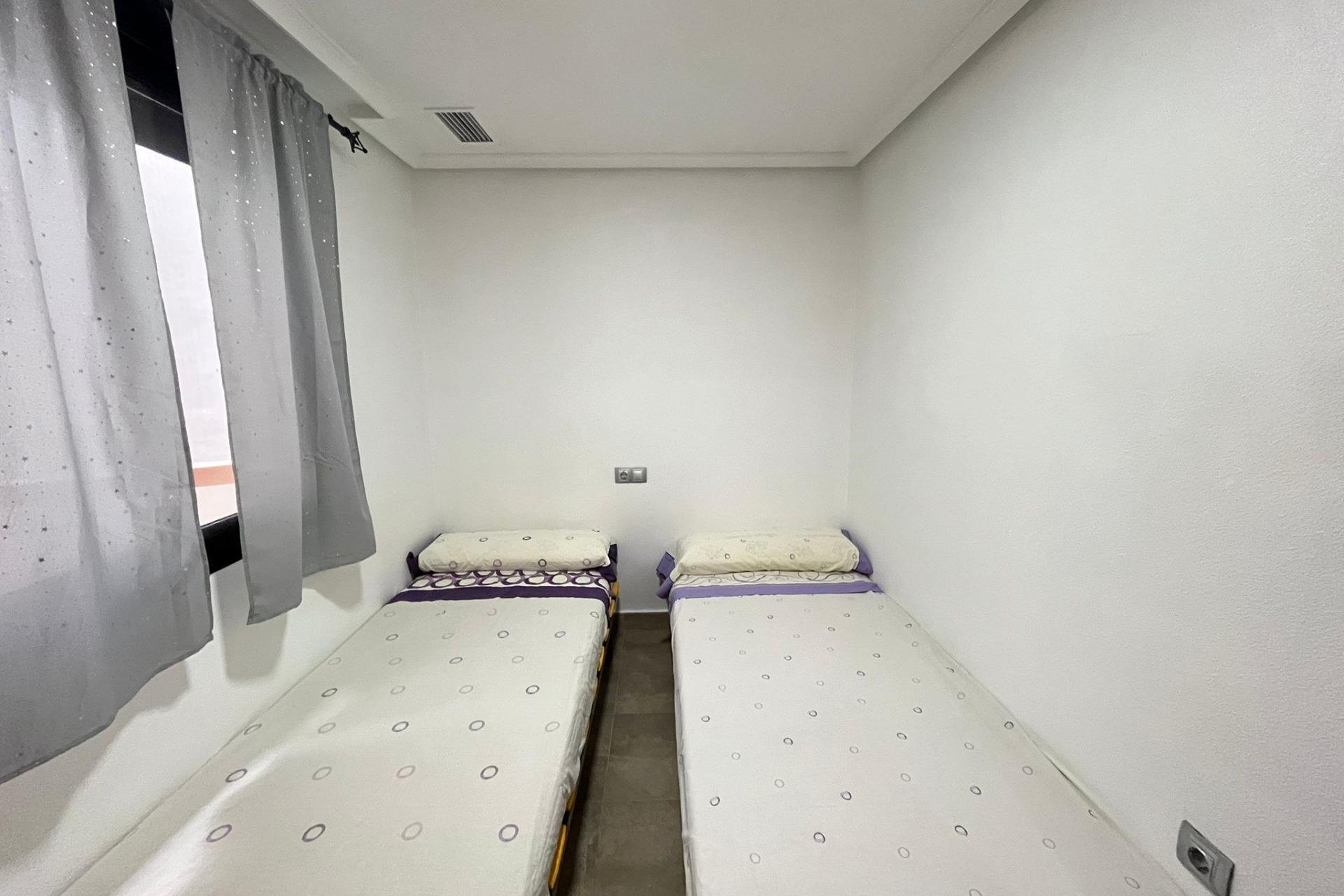 Reventa - Apartamento / piso - Torrevieja - La Mata pueblo