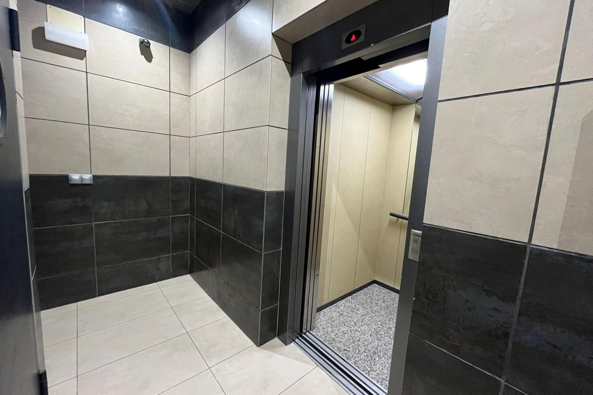 Reventa - Apartamento / piso - Torrevieja - La Mata pueblo