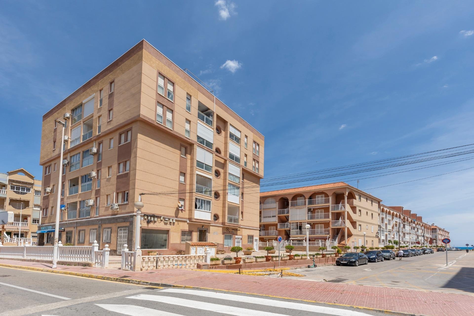 Reventa - Apartamento / piso - Torrevieja - La Mata pueblo