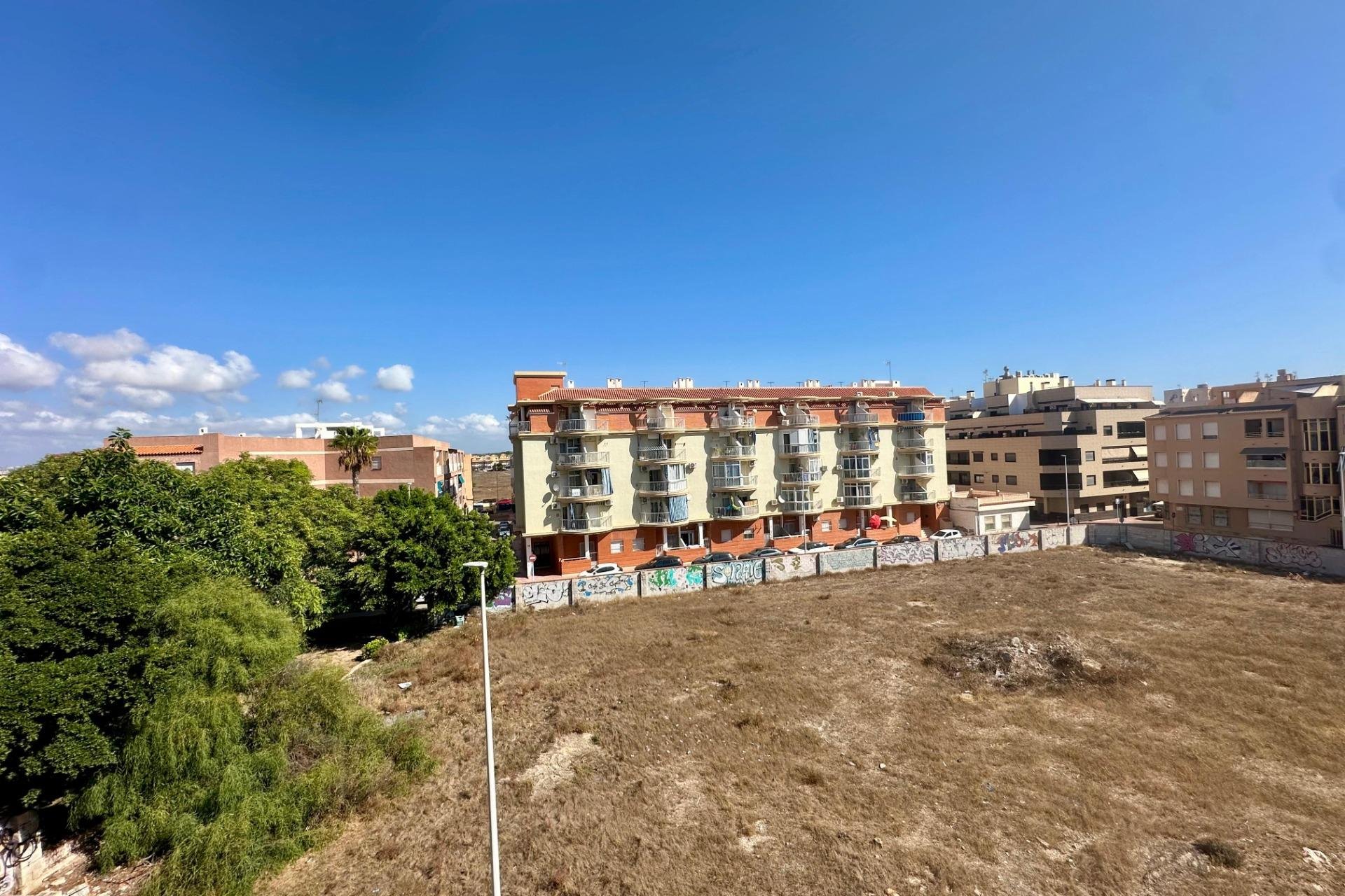 Reventa - Apartamento / piso - Torrevieja - La Mata pueblo