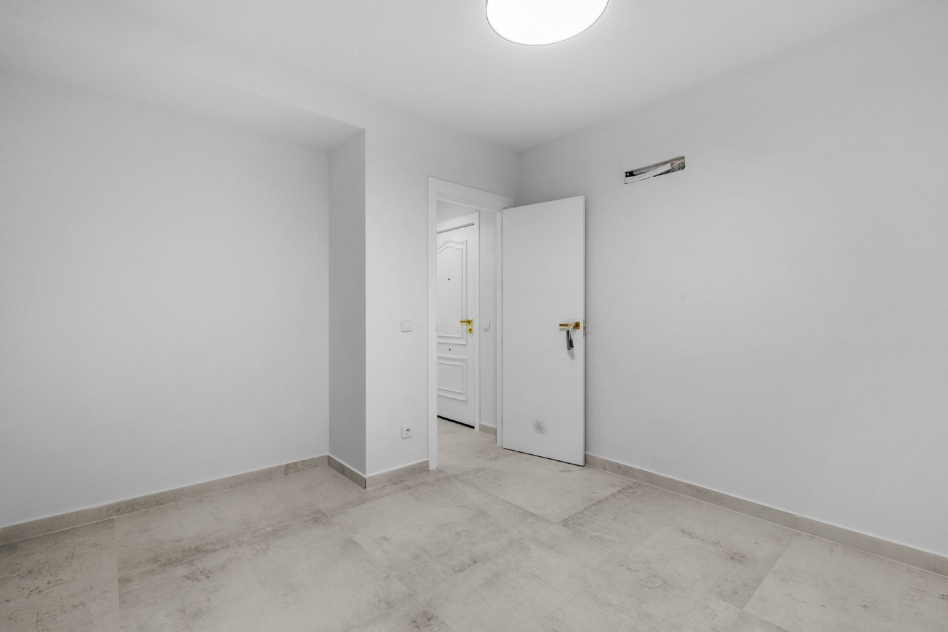 Reventa - Apartamento / piso - Torrevieja - Playa del Acequión