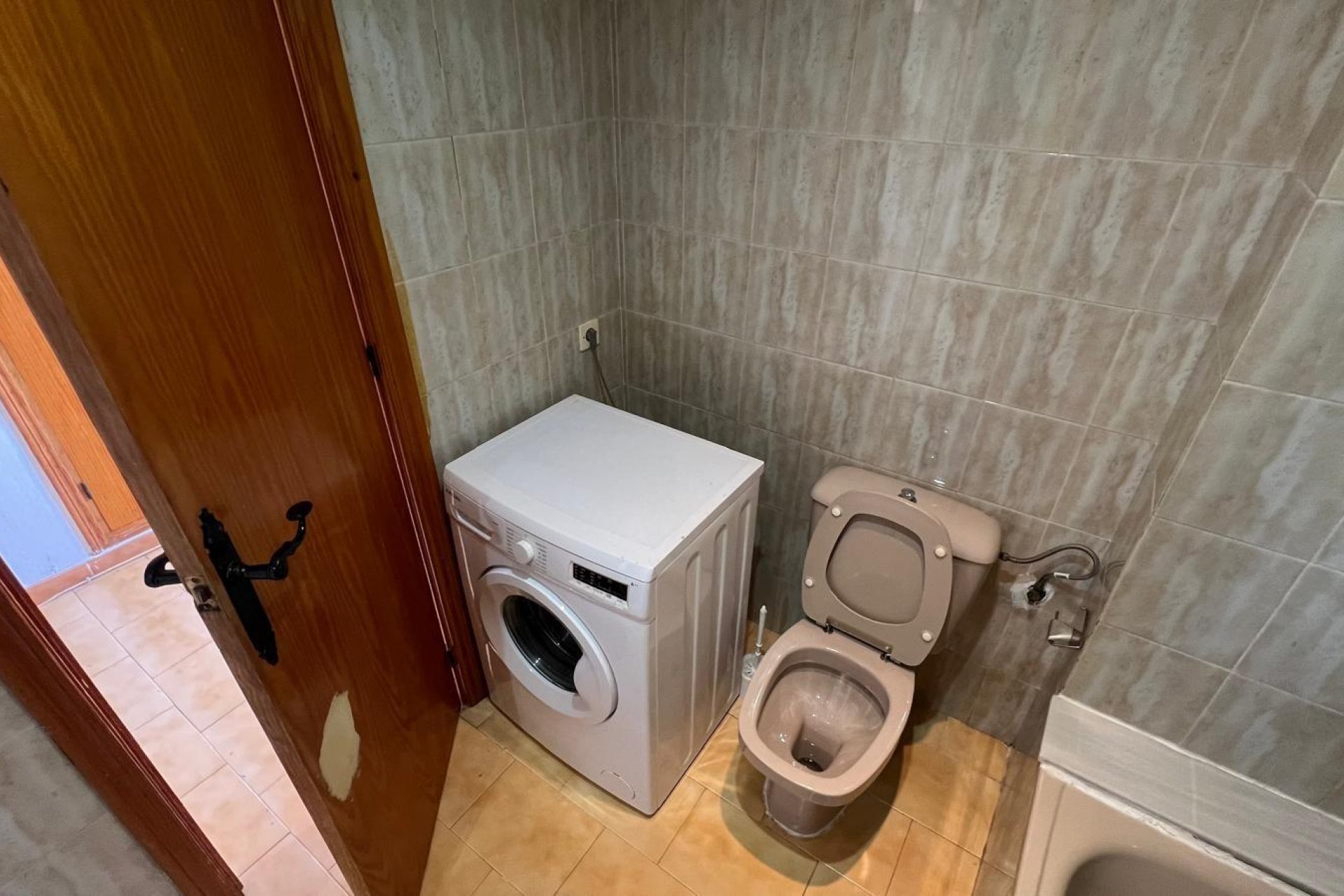 Reventa - Estudio - Torrevieja - Urb. Rosaleda