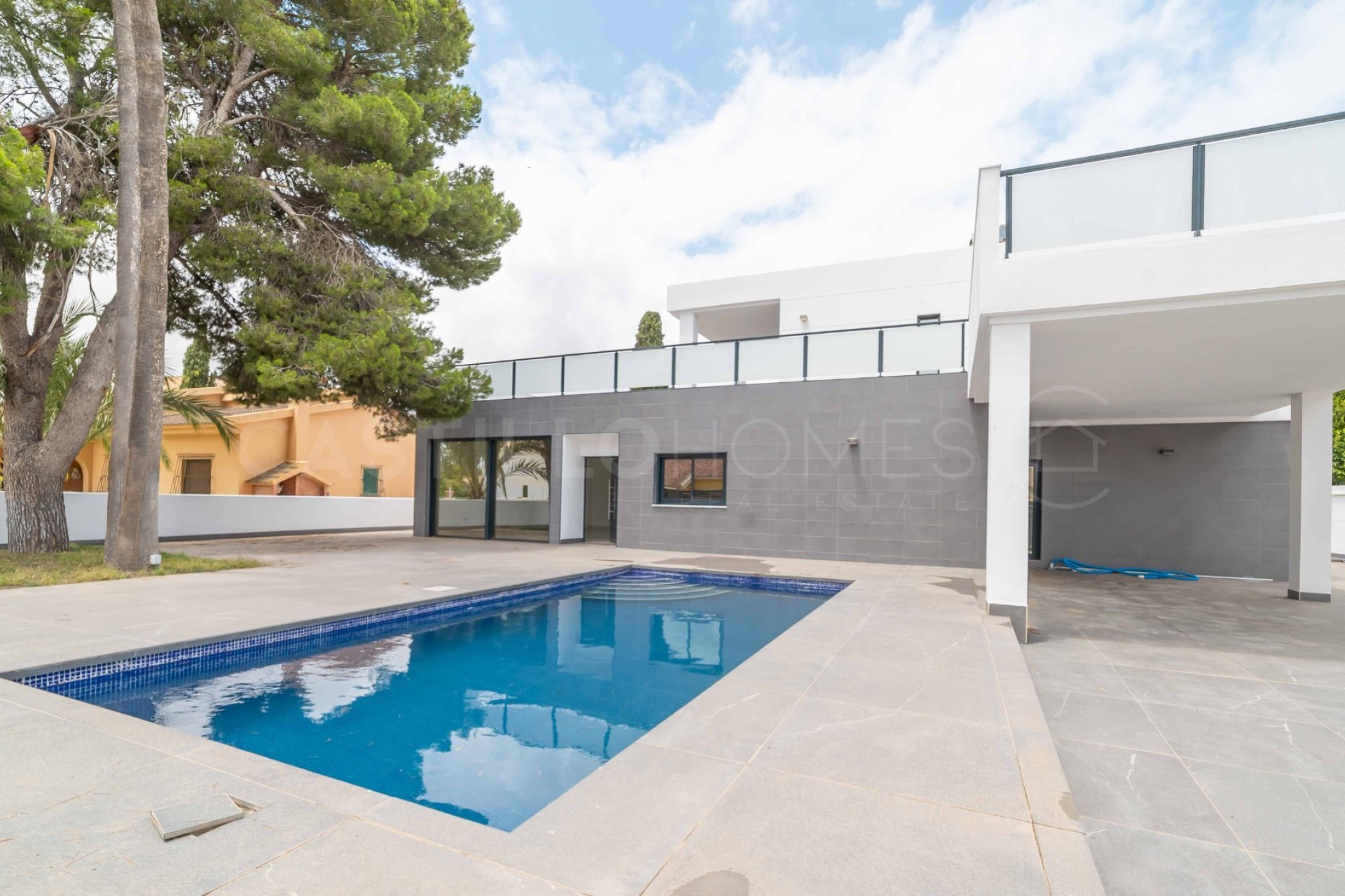 Reventa - Villa - Alicante - Campoamor