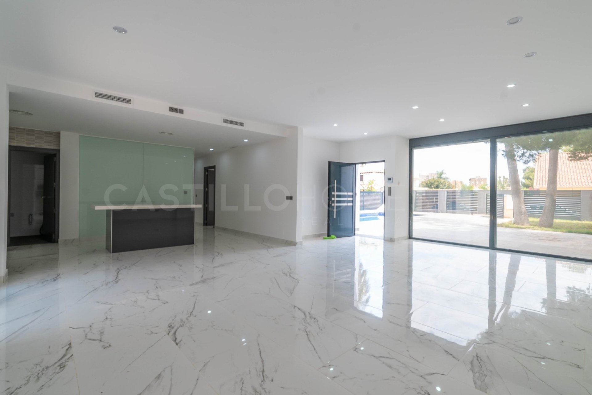 Reventa - Villa - Alicante - Campoamor