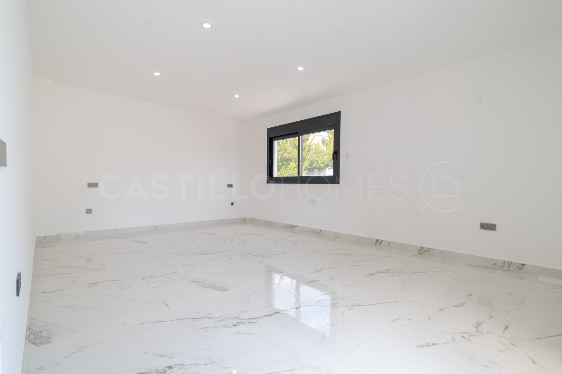 Reventa - Villa - Alicante - Campoamor