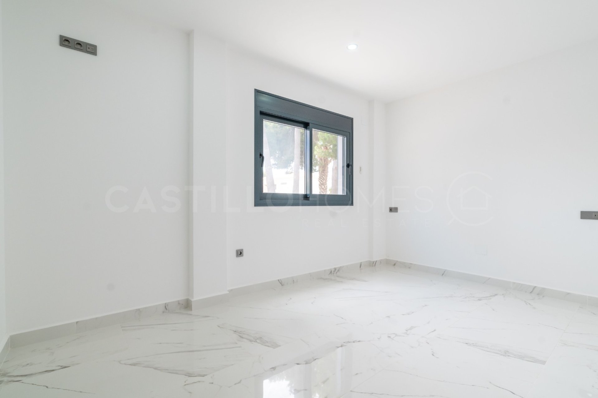 Reventa - Villa - Alicante - Campoamor