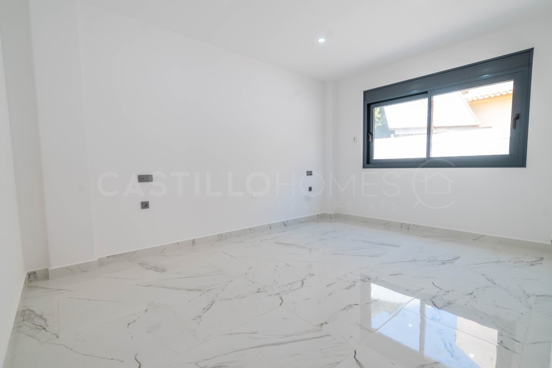 Reventa - Villa - Alicante - Campoamor