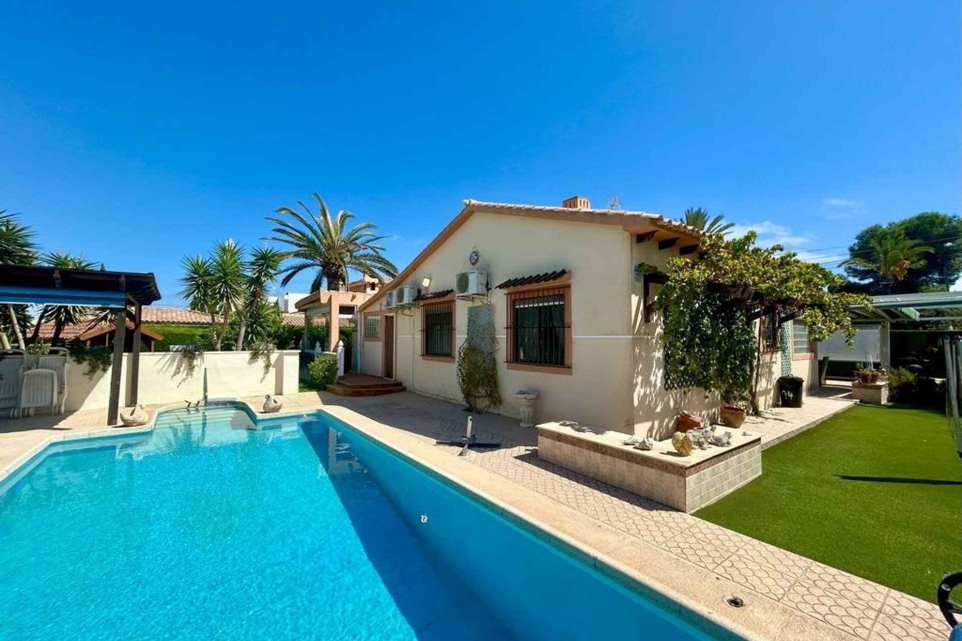 Reventa - Villa - Orihuela Costa - Aguamarina