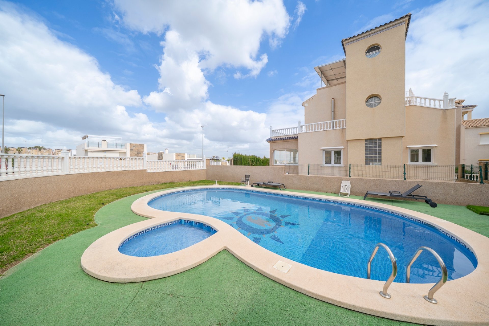 Reventa - Villa - Orihuela Costa - PAU 26
