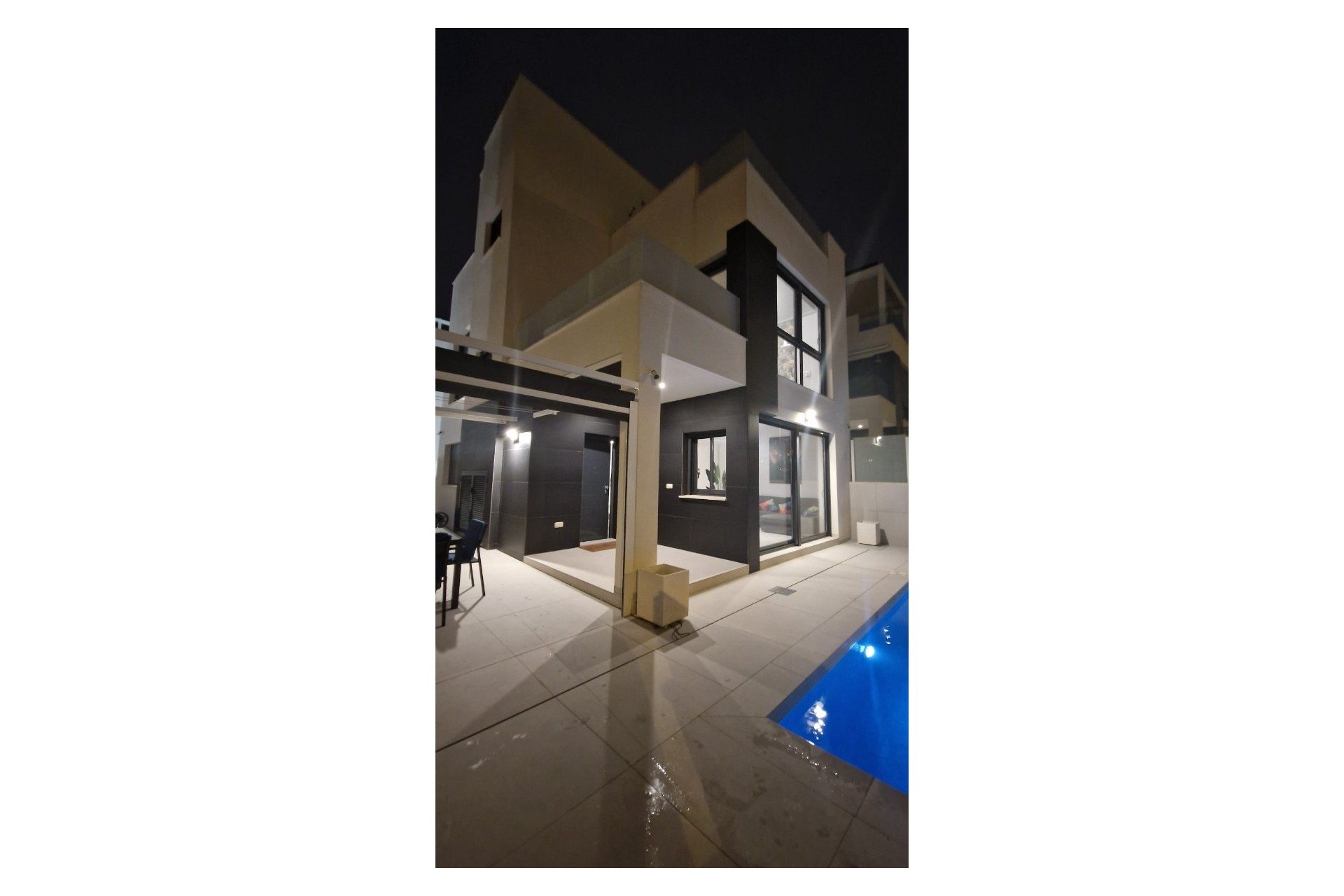 Reventa - Villa - Punta Prima