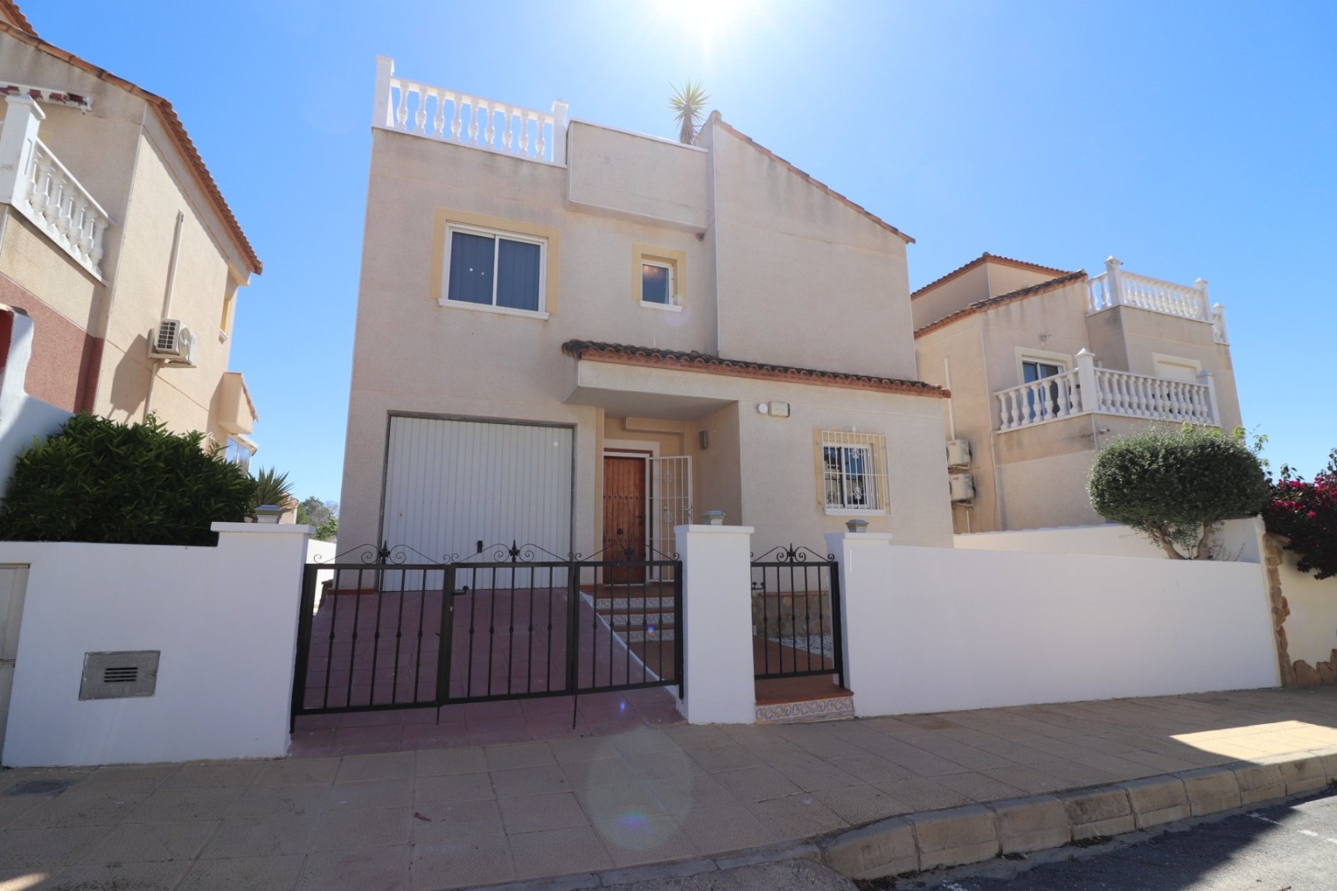 Reventa - Villa - San Miguel de Salinas - Lake View Mansions
