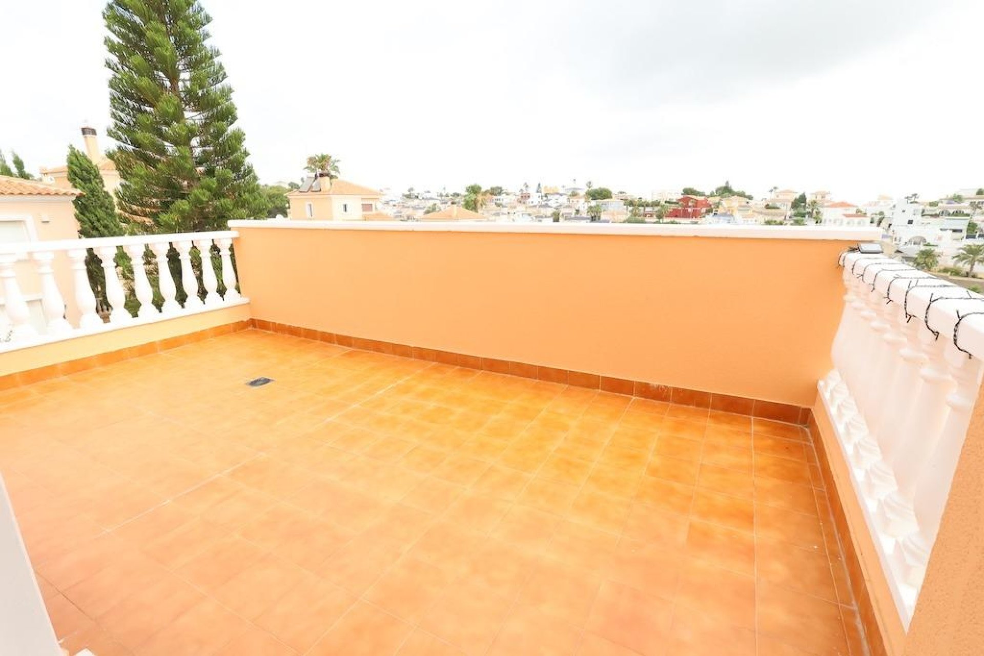 Reventa - Villa - San Miguel de Salinas - Las filipinas