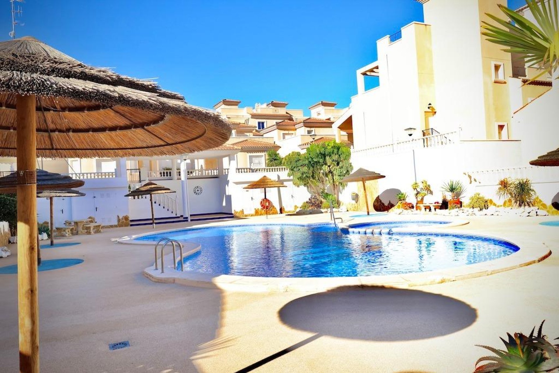 Reventa - Villa - San Miguel de Salinas - Residencial los flamencos