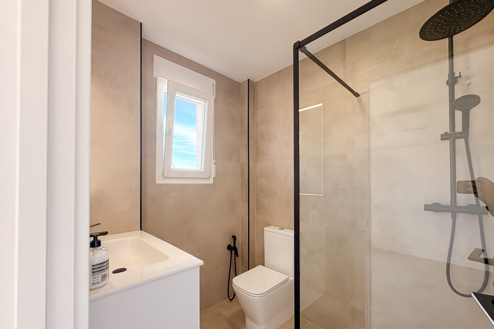 Reventa - Villa / Semi detached - El Campello - Pueblo Acantilado - Venta Lanuza