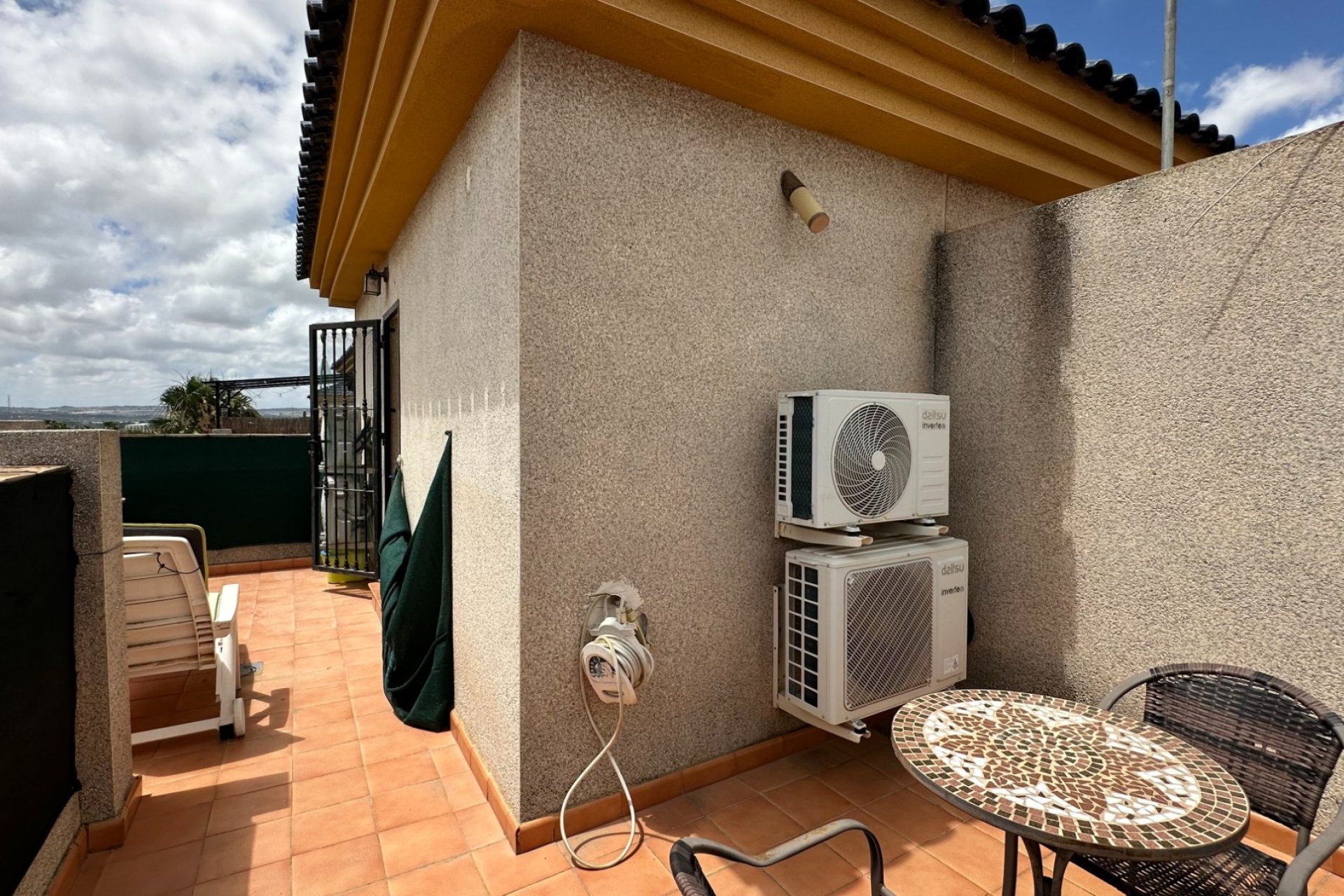 Reventa - Villa / Semi detached - Los Montesinos - La Herrada