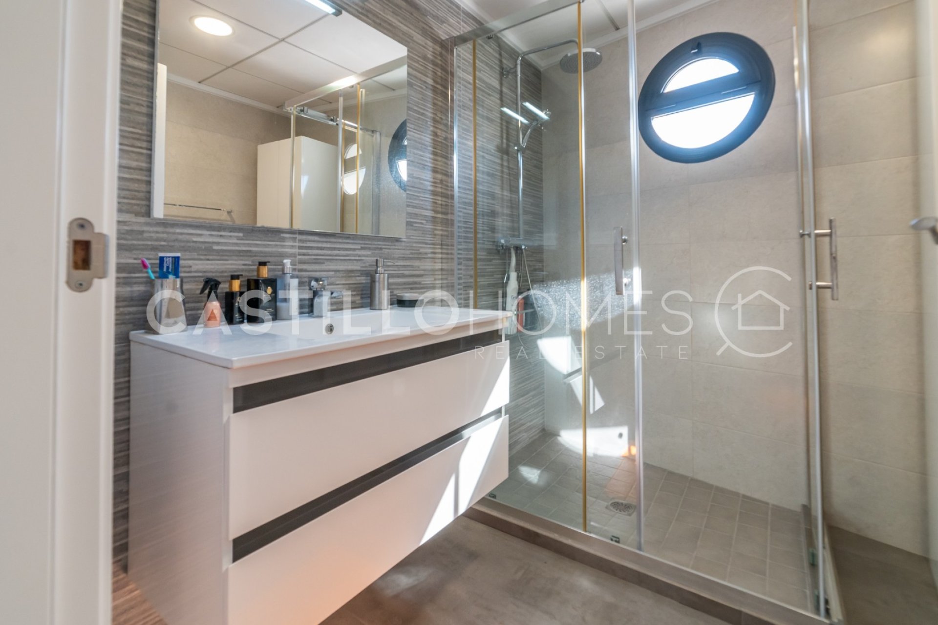 Reventa - Villa - Torrevieja - Urb. Rosaleda