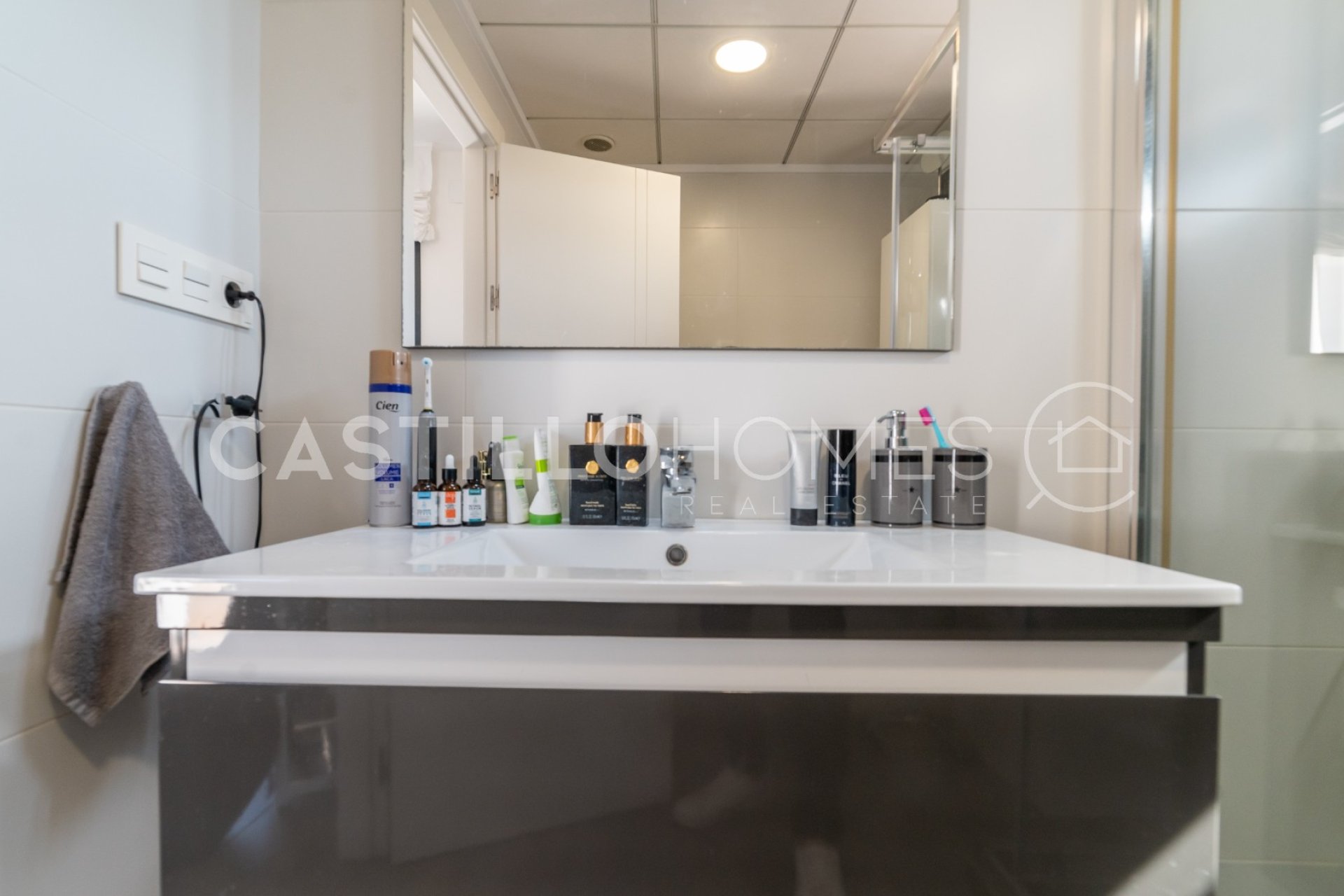 Reventa - Villa - Torrevieja - Urb. Rosaleda