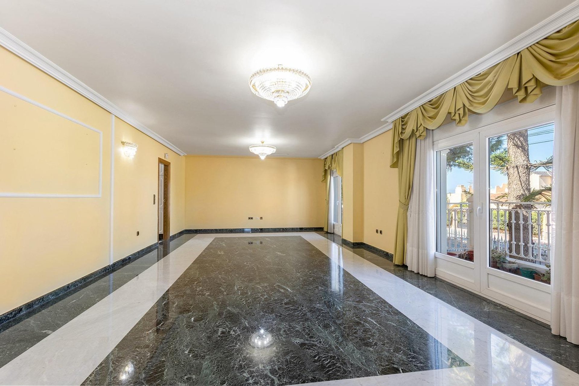 Reventa - Villa - Torrevieja