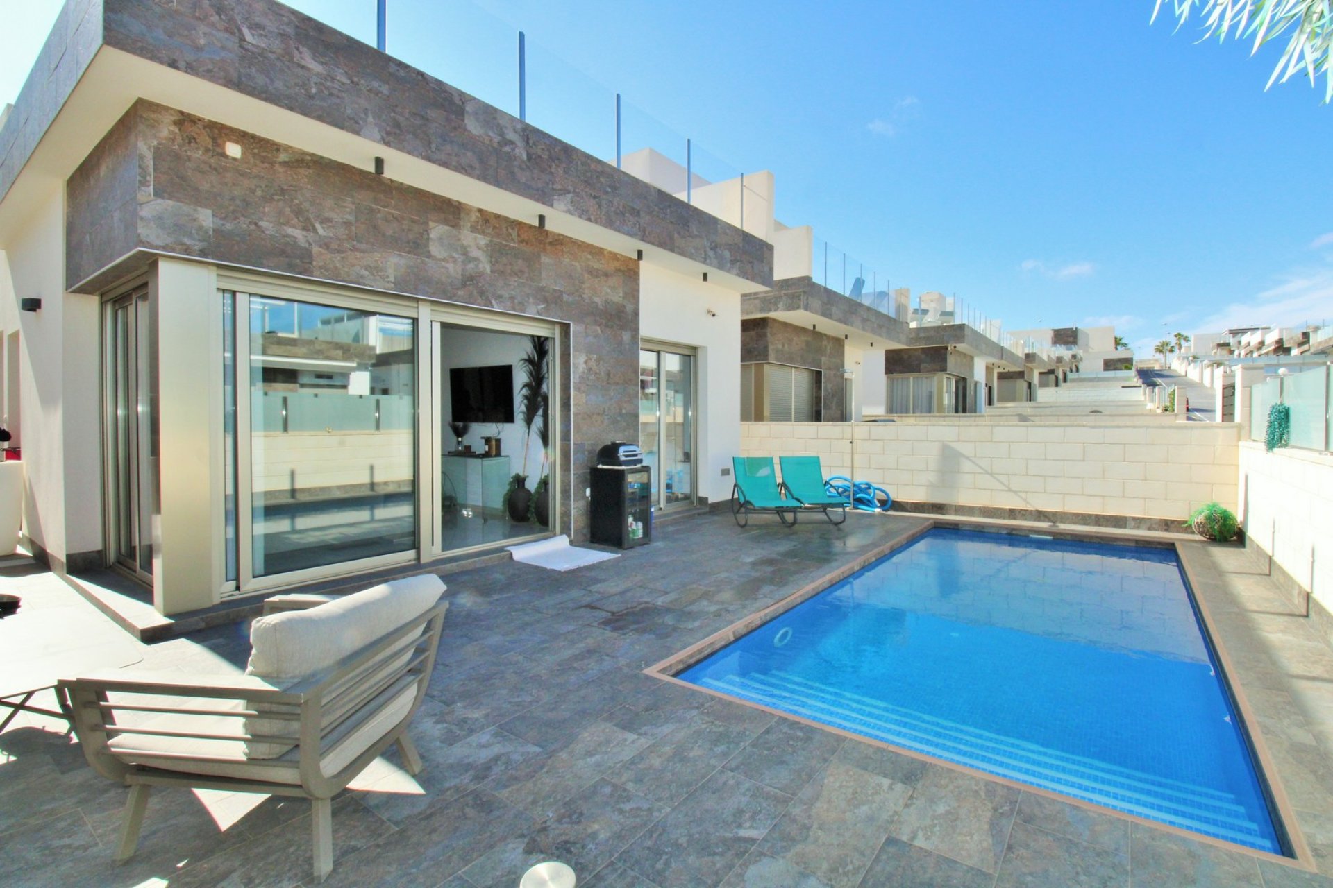 Reventa - Villa - Villamartin - Villamartín