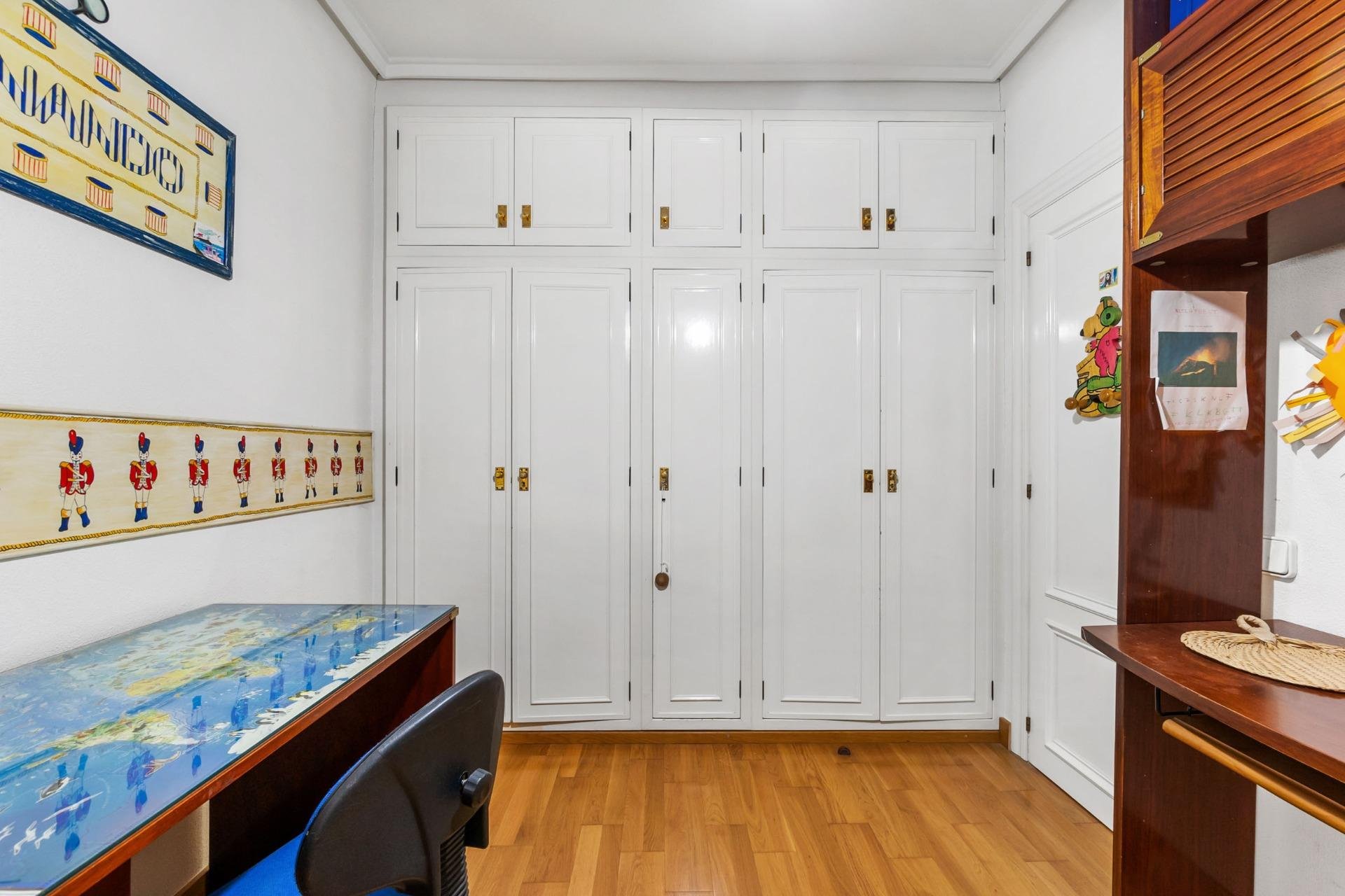 Revente - Appartement - Torrevieja - Centro - Muelle Pesquero