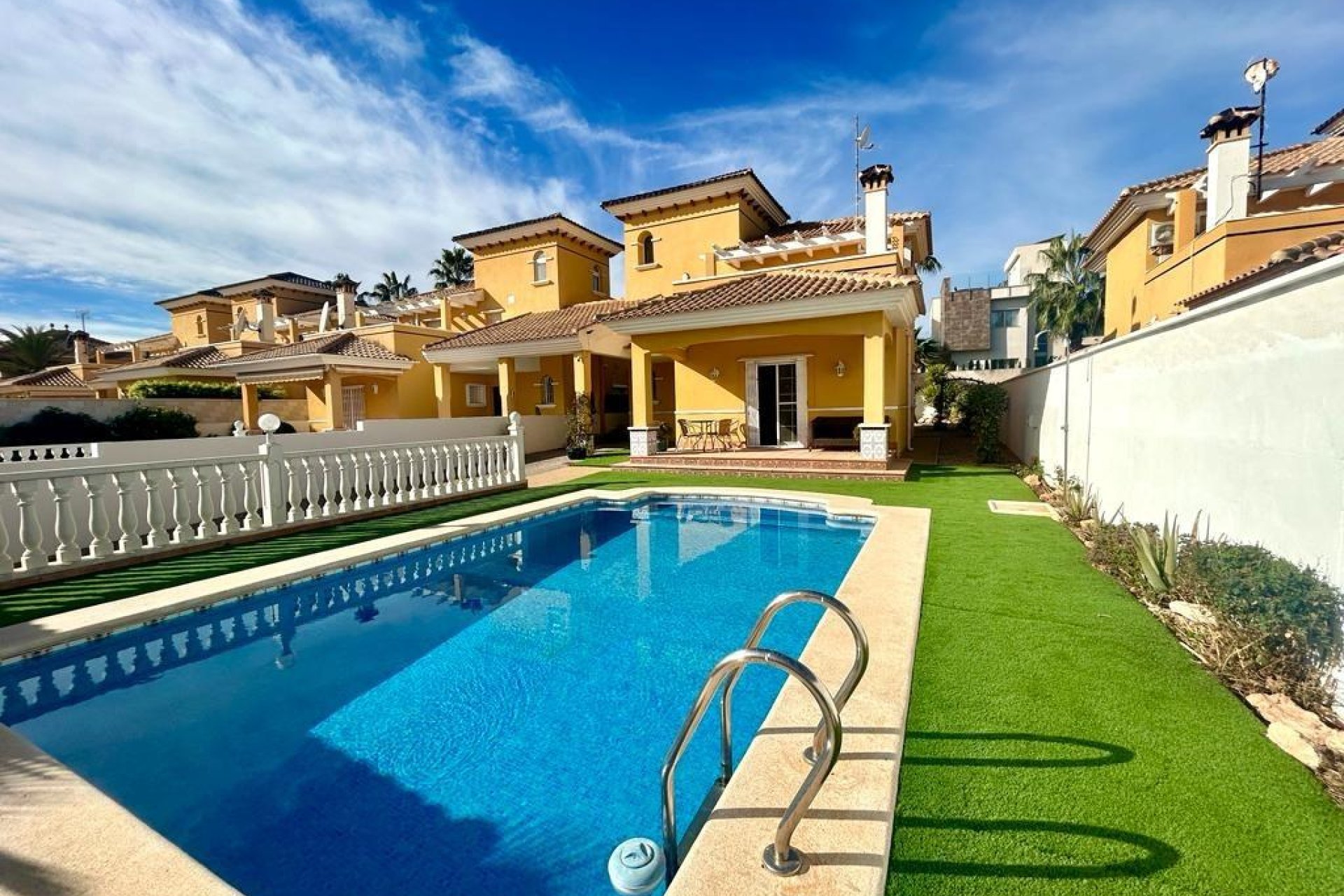 Revente - Villa - Orihuela Costa - Cabo Roig