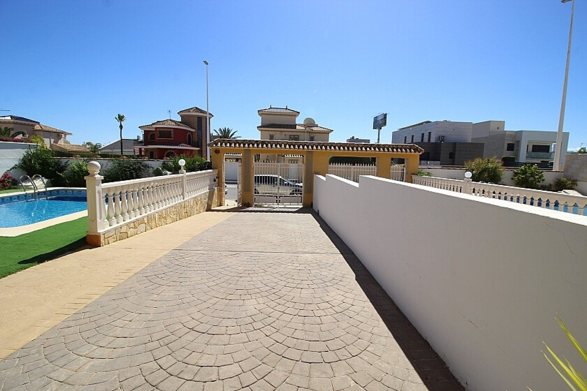 Revente - Villa - Orihuela Costa - La Zenia