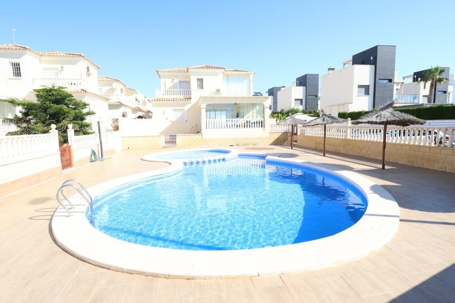 Revente - Villa - Orihuela Costa - Lomas de Cabo Roig