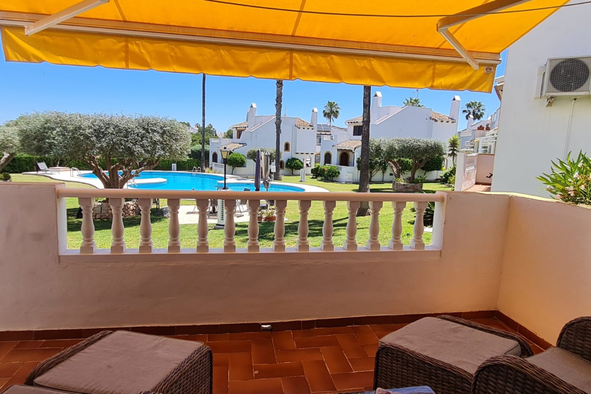 Revente - Villa - Orihuela Costa - Villamartin