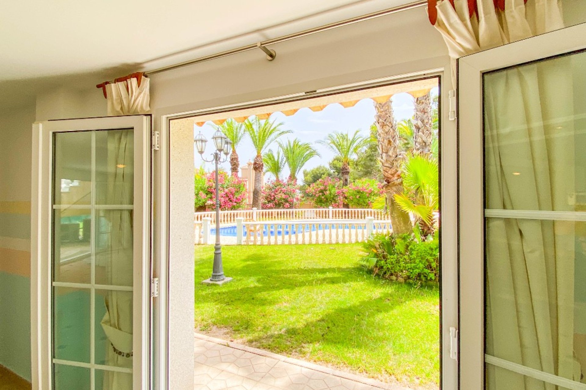 Revente - Villa - Orihuela Costa - Villamartin