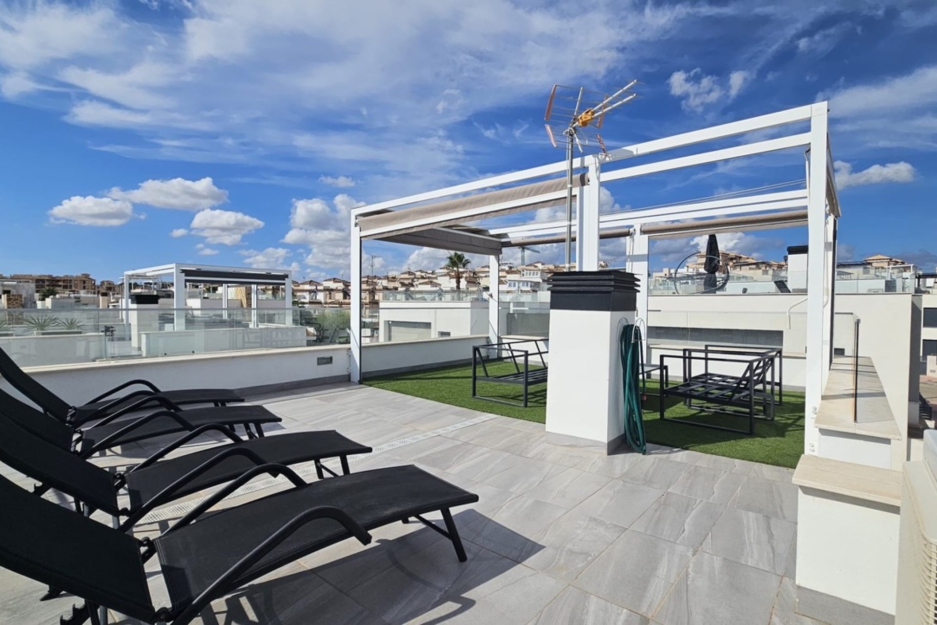 Revente - Villa - Orihuela Costa - Villamartin