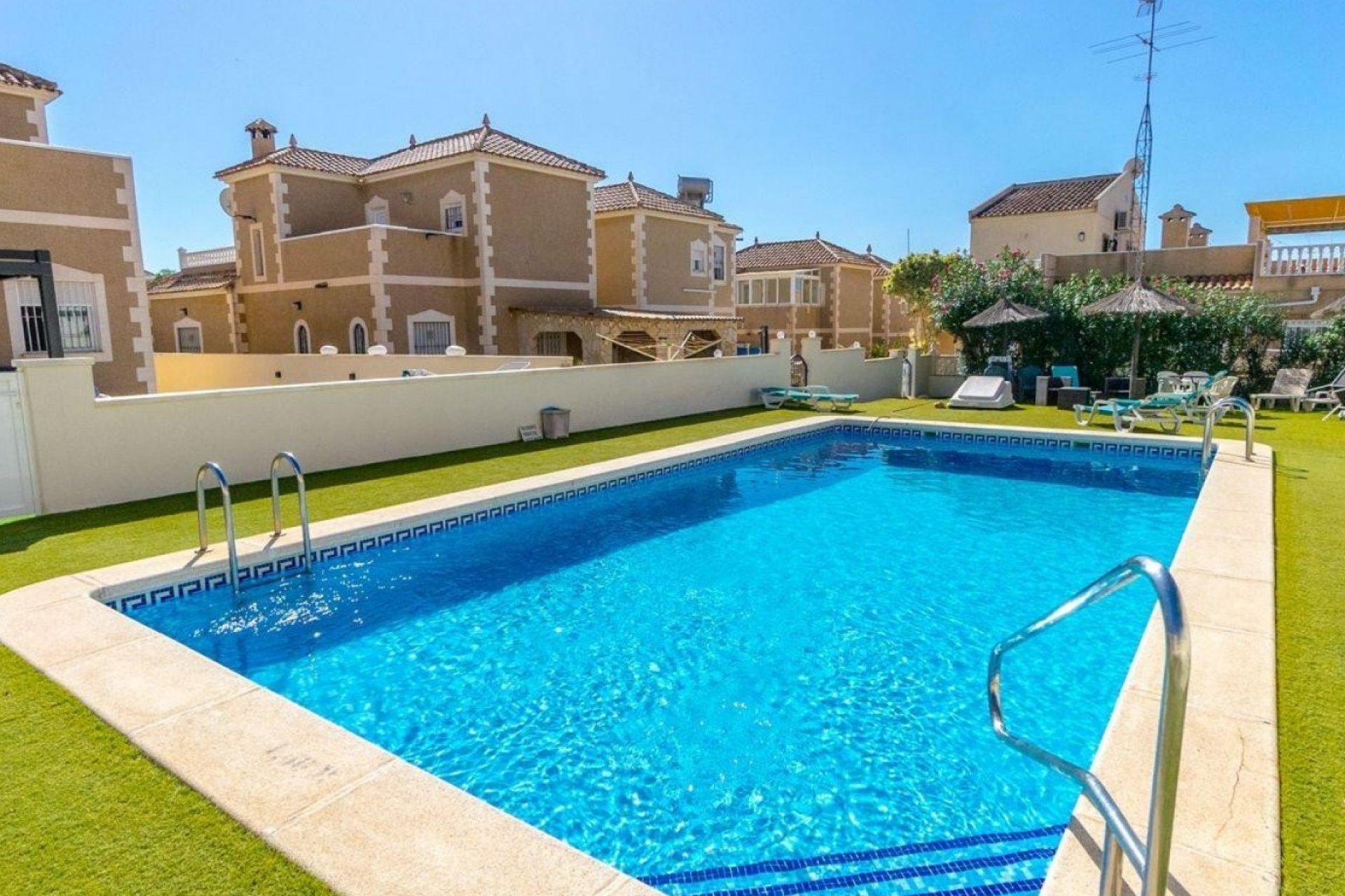 Revente - Villa - Orihuela Costa - Villamartín
