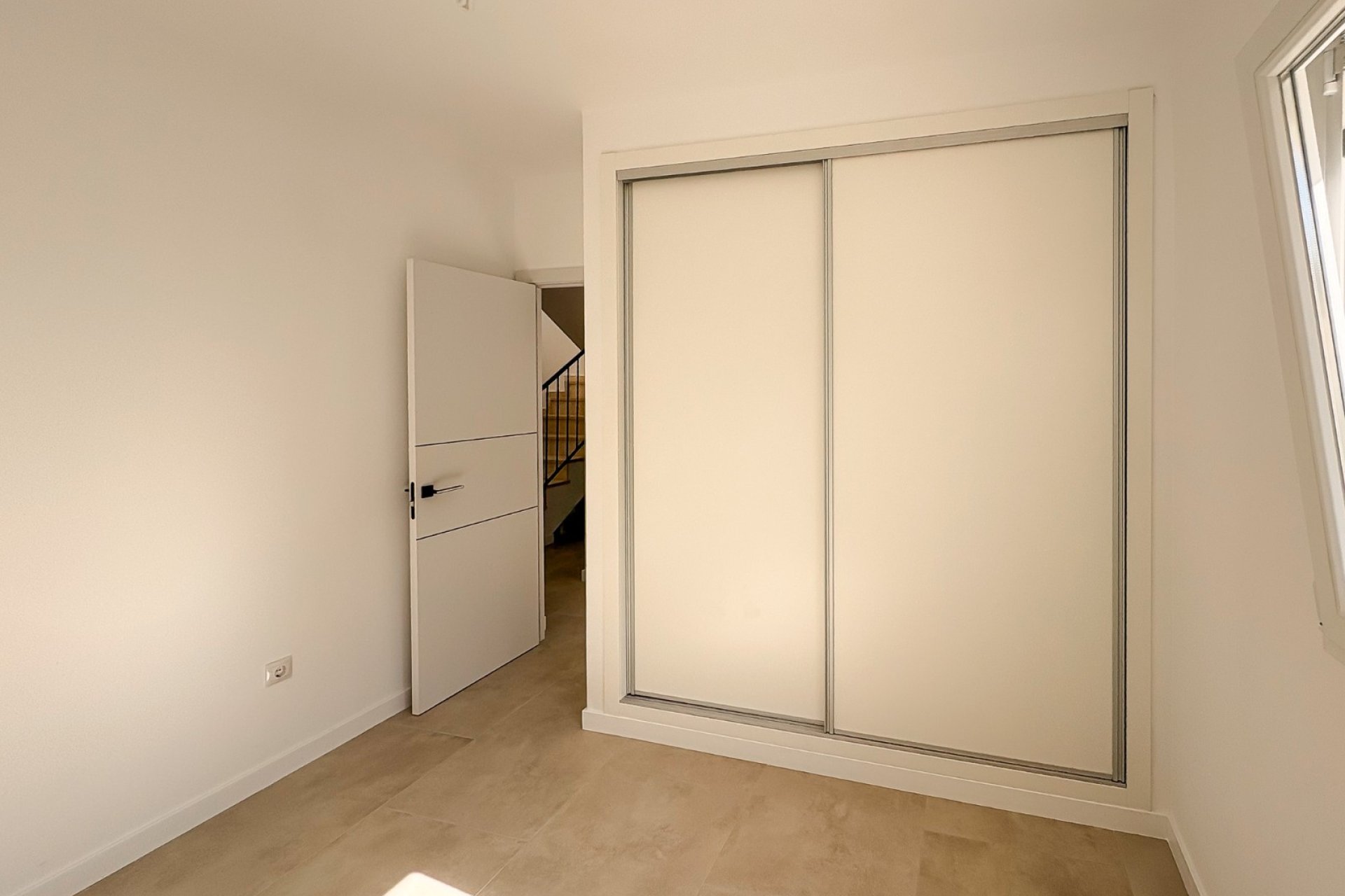 Revente - Villa / Semi detached - El Campello - Pueblo Acantilado - Venta Lanuza