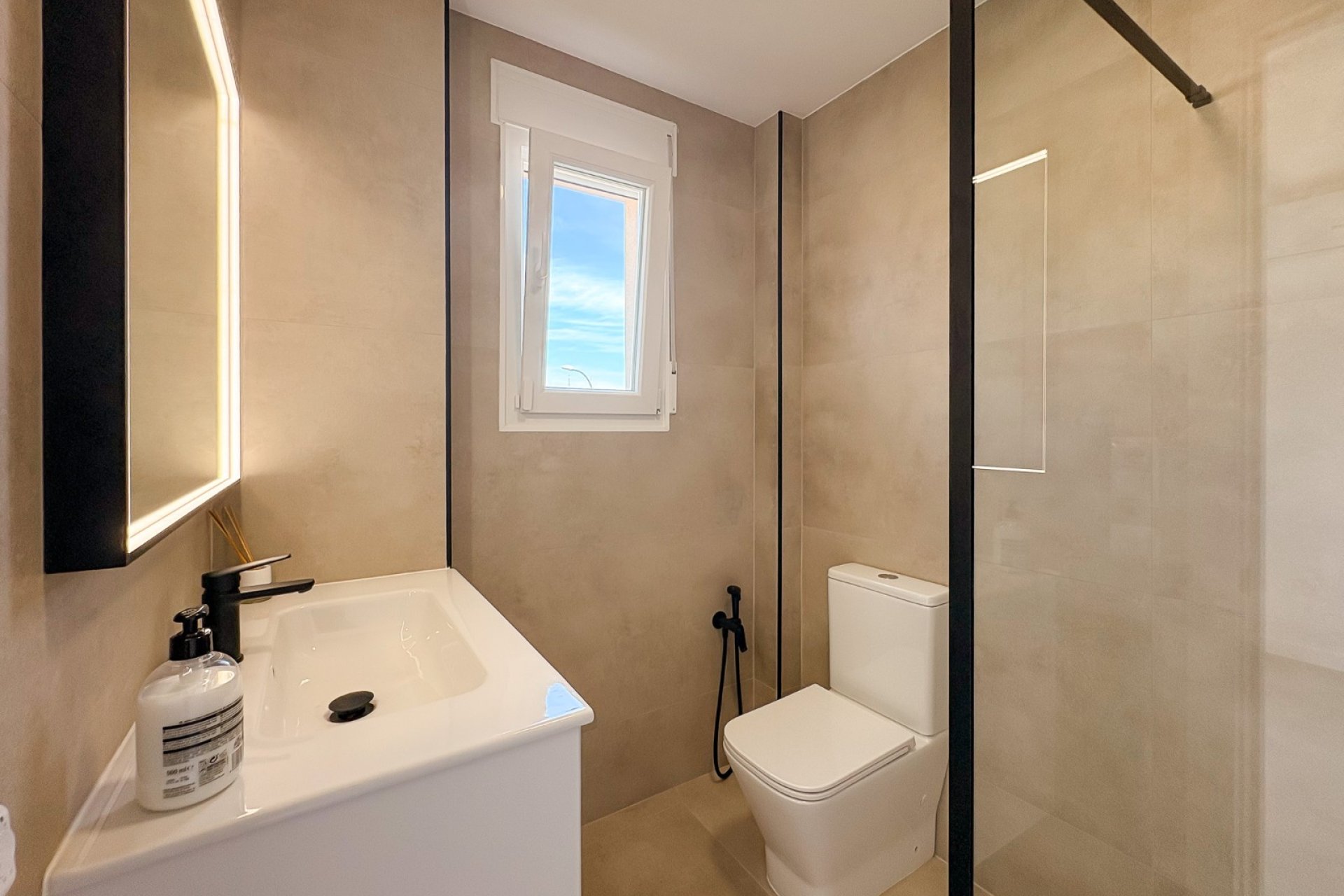 Revente - Villa / Semi detached - El Campello - Pueblo Acantilado - Venta Lanuza