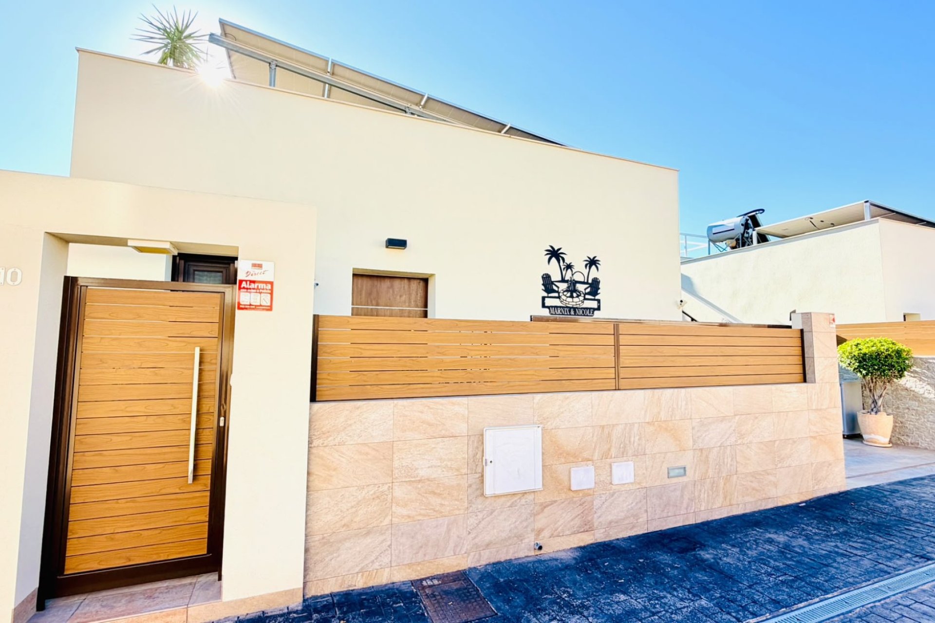 Revente - Villa / Semi detached - Los Montesinos