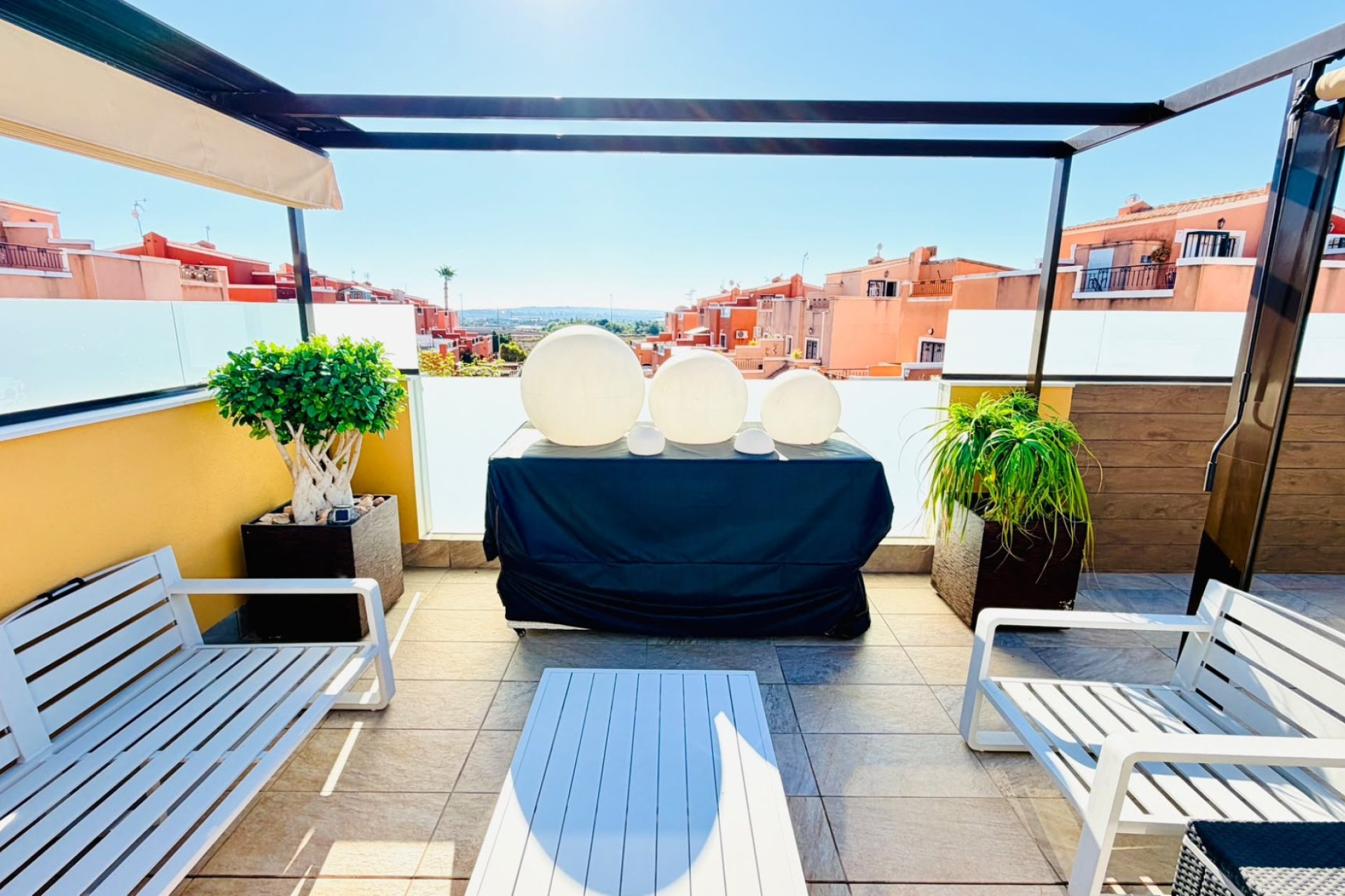 Revente - Villa / Semi detached - Los Montesinos
