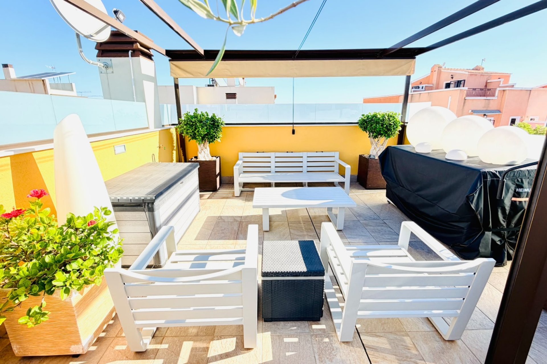 Revente - Villa / Semi detached - Los Montesinos
