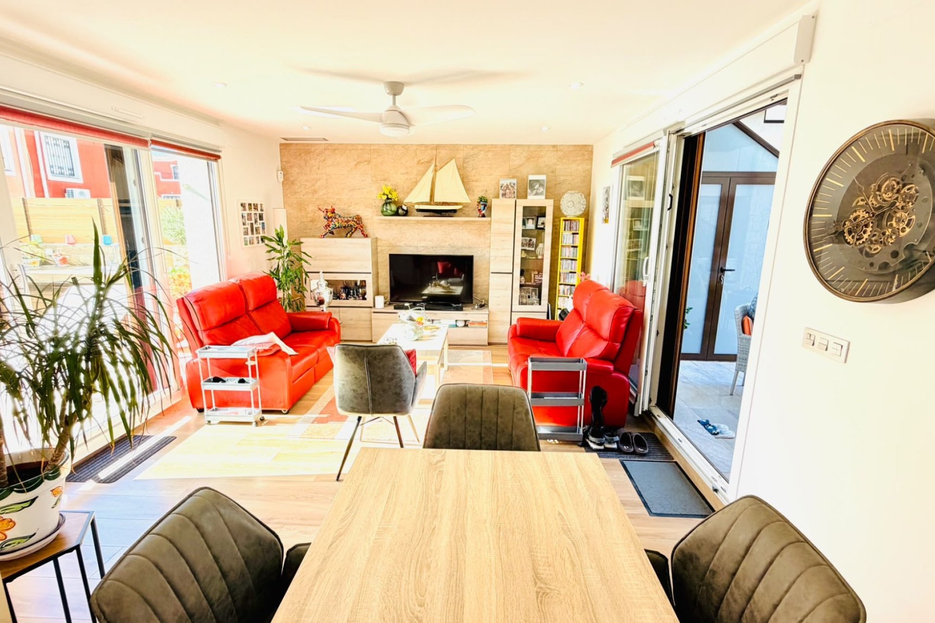 Revente - Villa / Semi detached - Los Montesinos